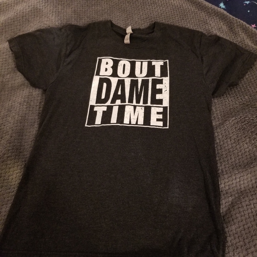 3/$20 Euc Mens size small graphic t shirt